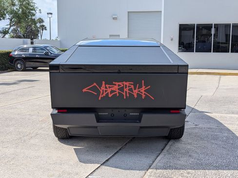 Used 2024 Tesla Cybertruck AWD Crew Cab image 6