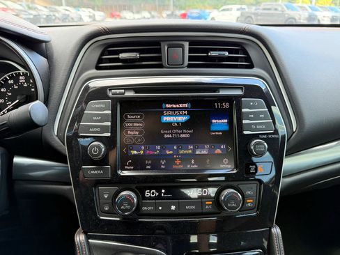 Used 2023 Nissan Maxima SR w/ Sport Mat Group FWD image 13