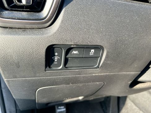 Used 2022 Kia Sorento LX FWD image 13