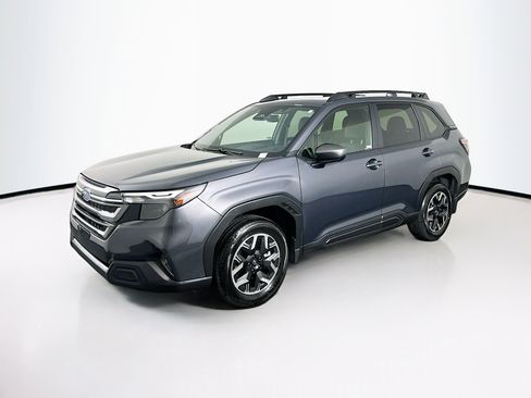 Used 2025 Subaru Forester Premium image 3