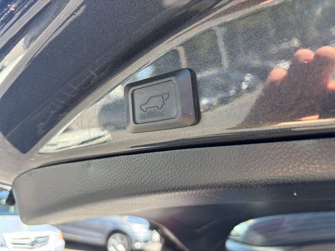 Used 2015 Toyota RAV4 Limited FWD image 10