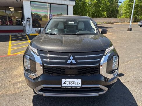 New 2025 Mitsubishi Outlander SE image 3