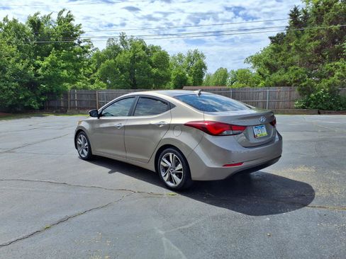 Used 2016 Hyundai Elantra Limited FWD image 4