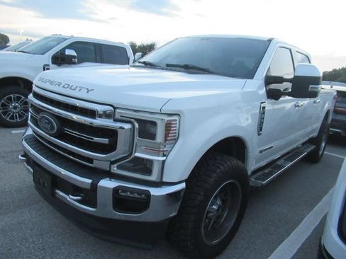 Used 2020 Ford F350 Lariat w/ Lariat Ultimate Package AWD/4WD image 3