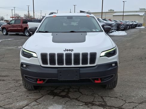 Used 2019 Jeep Cherokee Trailhawk image 3