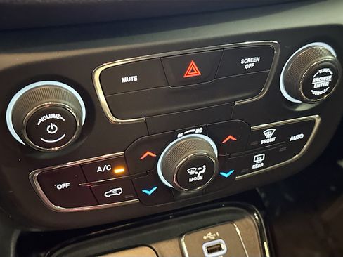 Used 2019 Jeep Compass Limited AWD/4WD image 22