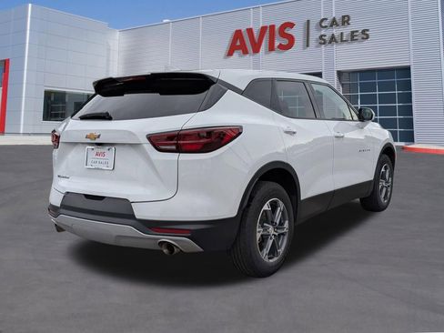 Used 2025 Chevrolet Blazer LT FWD image 6