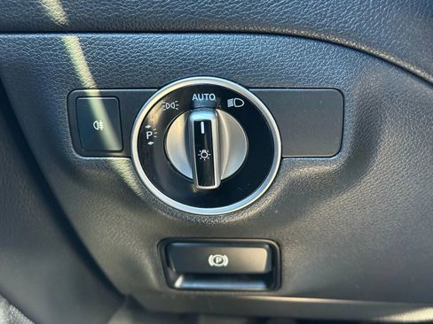 Used 2014 Mercedes-Benz CLA 250 4MATIC image 21