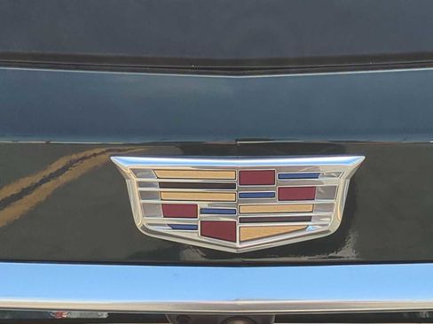 Used 2025 Cadillac XT6 Premium Luxury w/ Technology Package image 8