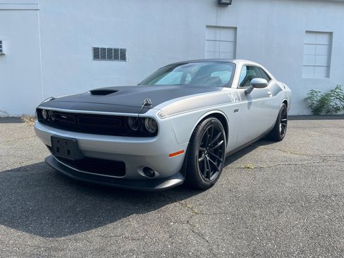 Used 2022 Dodge Challenger R/T Scat Pack w/ T/A Package image 2