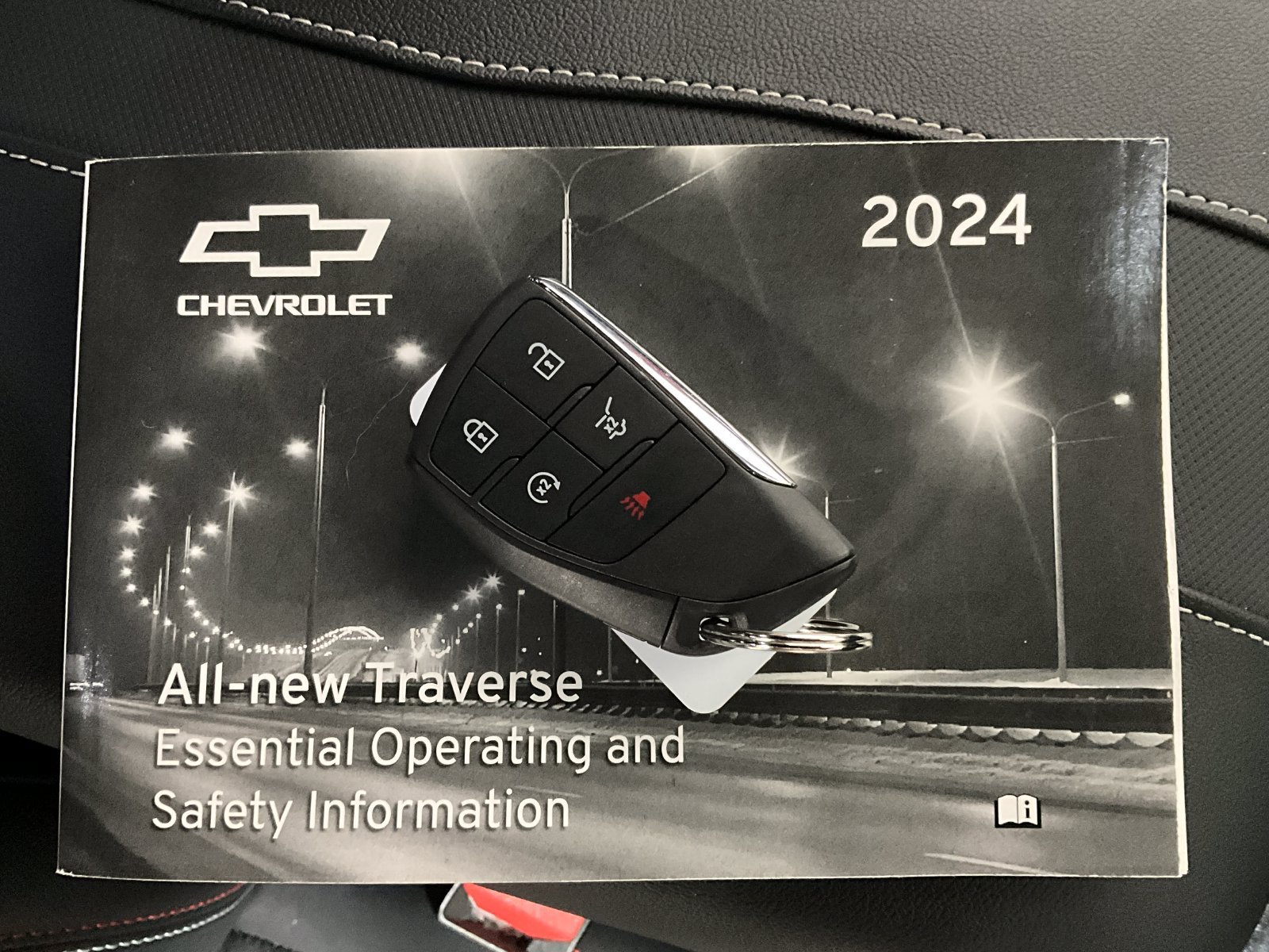 Used 2024 Chevrolet Traverse RS AWD/4WD image 13