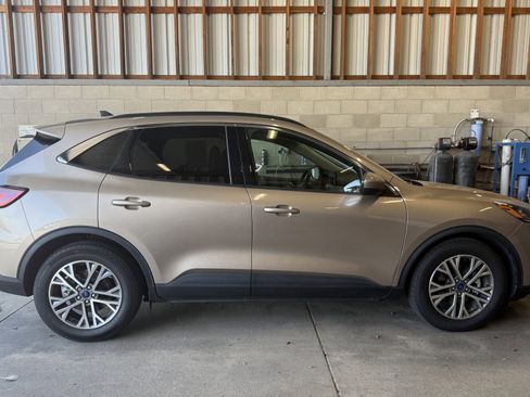 Used 2021 Ford Escape SEL FWD image 3