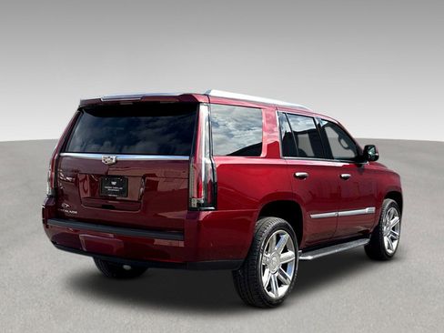 Used 2020 Cadillac Escalade Luxury image 32
