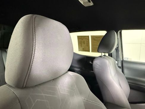 Used 2019 Toyota Tacoma TRD Off-Road AWD/4WD image 37