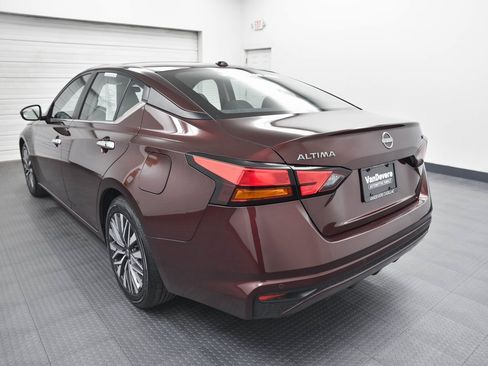 Used 2023 Nissan Altima 2.5 SV image 5