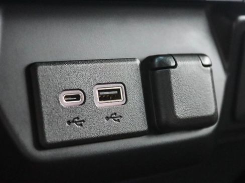 Used 2023 Chevrolet Silverado 2500 LT w/ Convenience Package image 38