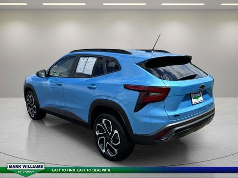 Used 2025 Chevrolet Trax RS FWD image 5
