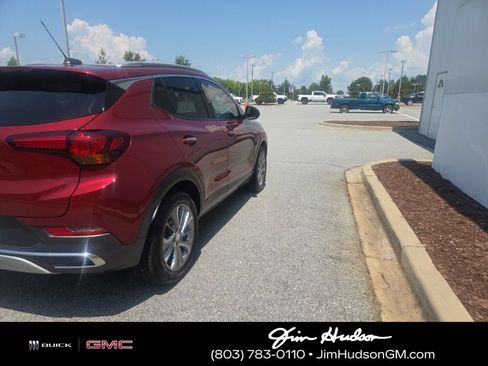 Used 2023 Buick Encore GX Essence w/ Experience Buick Package FWD image 4