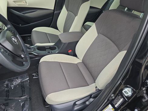Used 2025 Toyota Corolla LE image 20