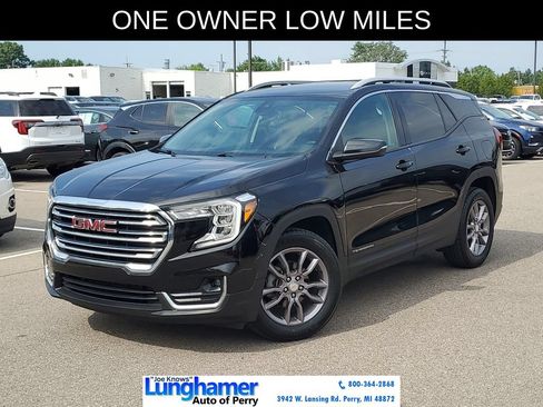 Used 2023 GMC Terrain SLT w/ LPO, Floor Liner Package FWD image 1