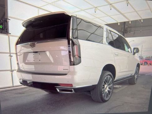 Used 2022 Cadillac Escalade Premium Luxury w/ Performance Package image 2