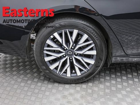 Used 2025 Nissan Altima 2.5 SV FWD image 28