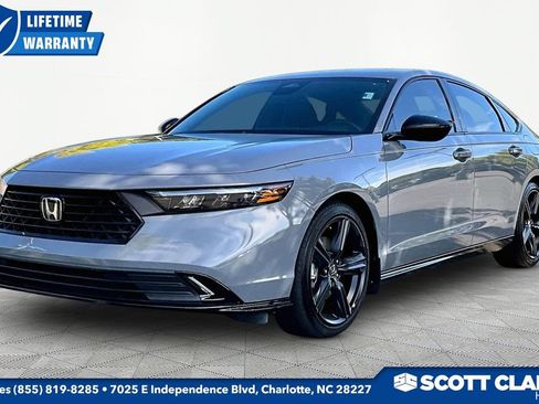 Used 2025 Honda Accord Sport image 3