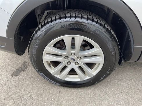 Used 2018 Ford Explorer XLT w/ Equipment Group 202A image 46