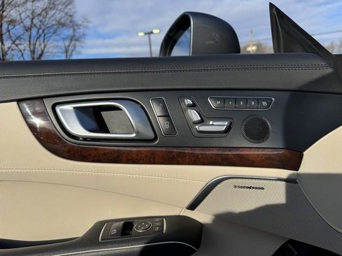 Used 2017 Mercedes-Benz SL 550 image 22