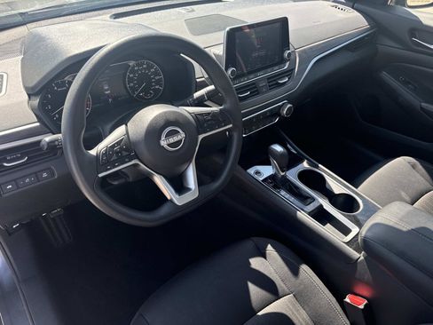 Used 2024 Nissan Altima 2.5 SV image 7