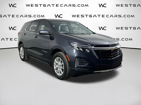 Used 2022 Chevrolet Equinox LT w/ Driver Convenience Package image 2