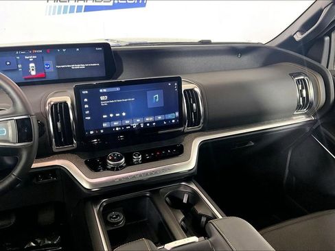 New 2026 Ford Expedition Tremor image 7