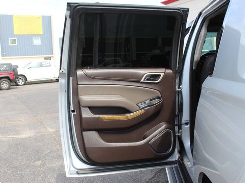 Used 2017 GMC Yukon XL Denali AWD/4WD image 18
