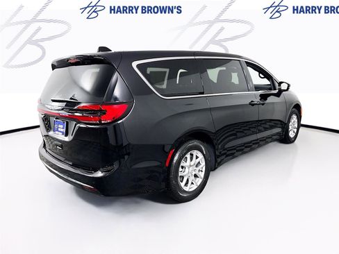 New 2026 Chrysler Pacifica Select FWD image 31