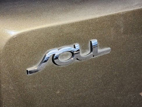 Used 2013 Kia Soul ! image 19