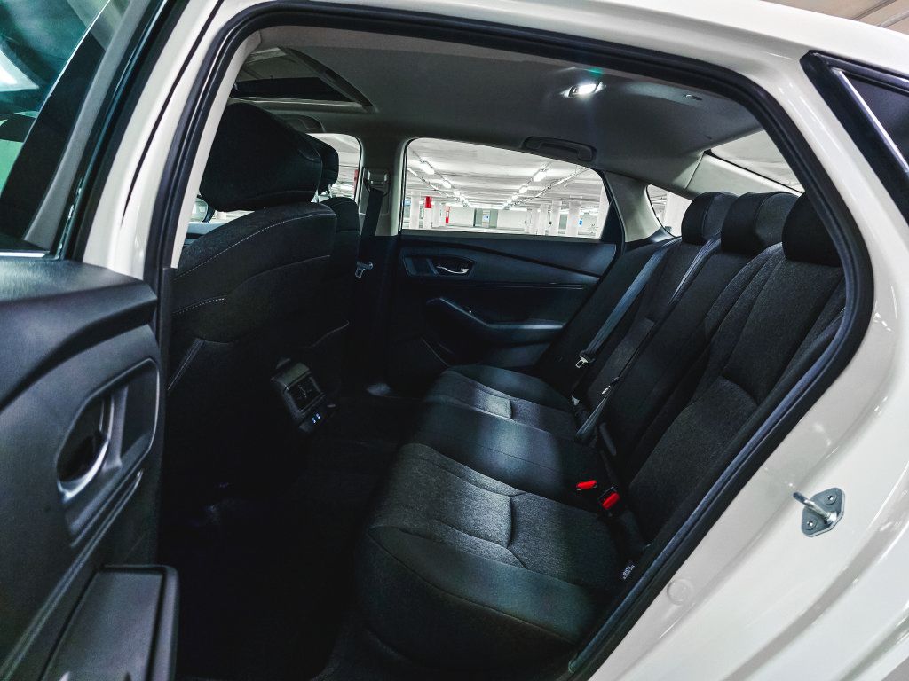 Used 2025 Honda Accord SE image 19