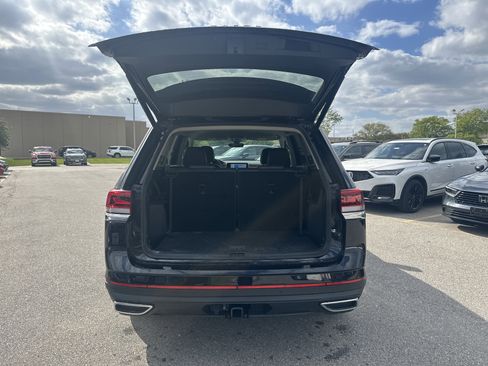 Used 2024 Volkswagen Atlas SE AWD/4WD image 9