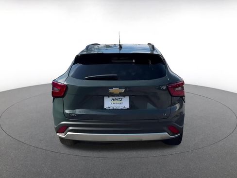 Used 2025 Chevrolet Trax LT image 12