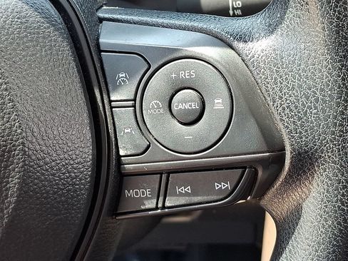 Used 2025 Toyota Corolla LE FWD image 21