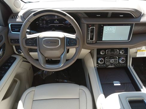 Used 2023 GMC Yukon XL Denali w/ Denali Reserve Package AWD/4WD image 14