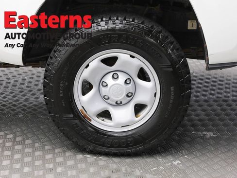 Used 2020 Toyota Tacoma SR RWD image 8
