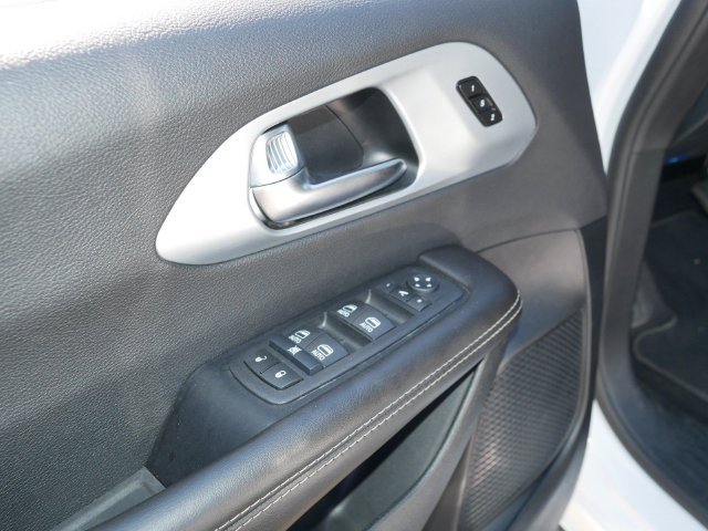 Used 2026 Chrysler Pacifica Limited FWD image 16