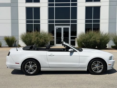 Used 2014 Ford Mustang Premium RWD image 4