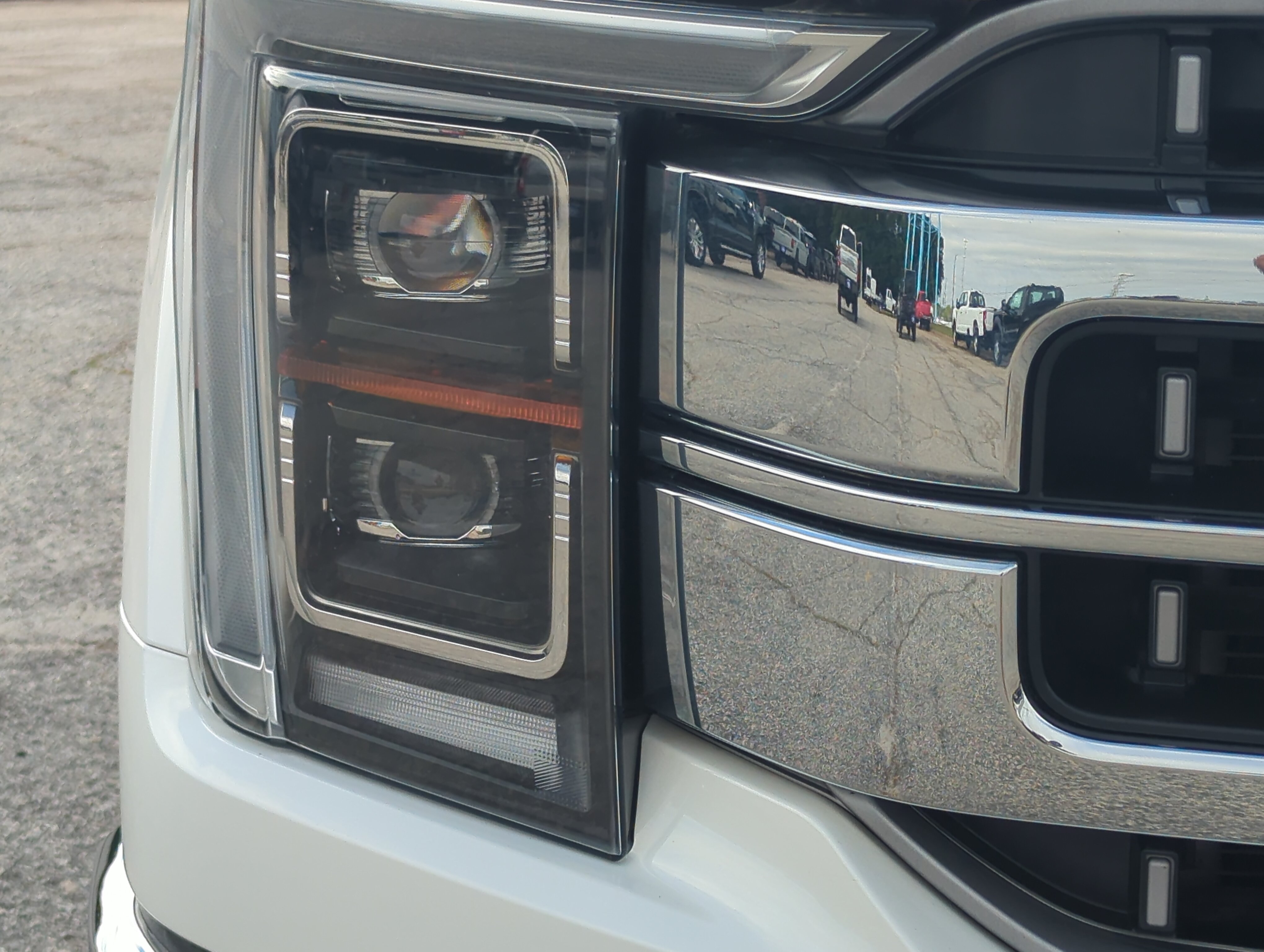 Certified 2022 Ford F150 Lariat w/ Equipment Group 502A High AWD/4WD image 8
