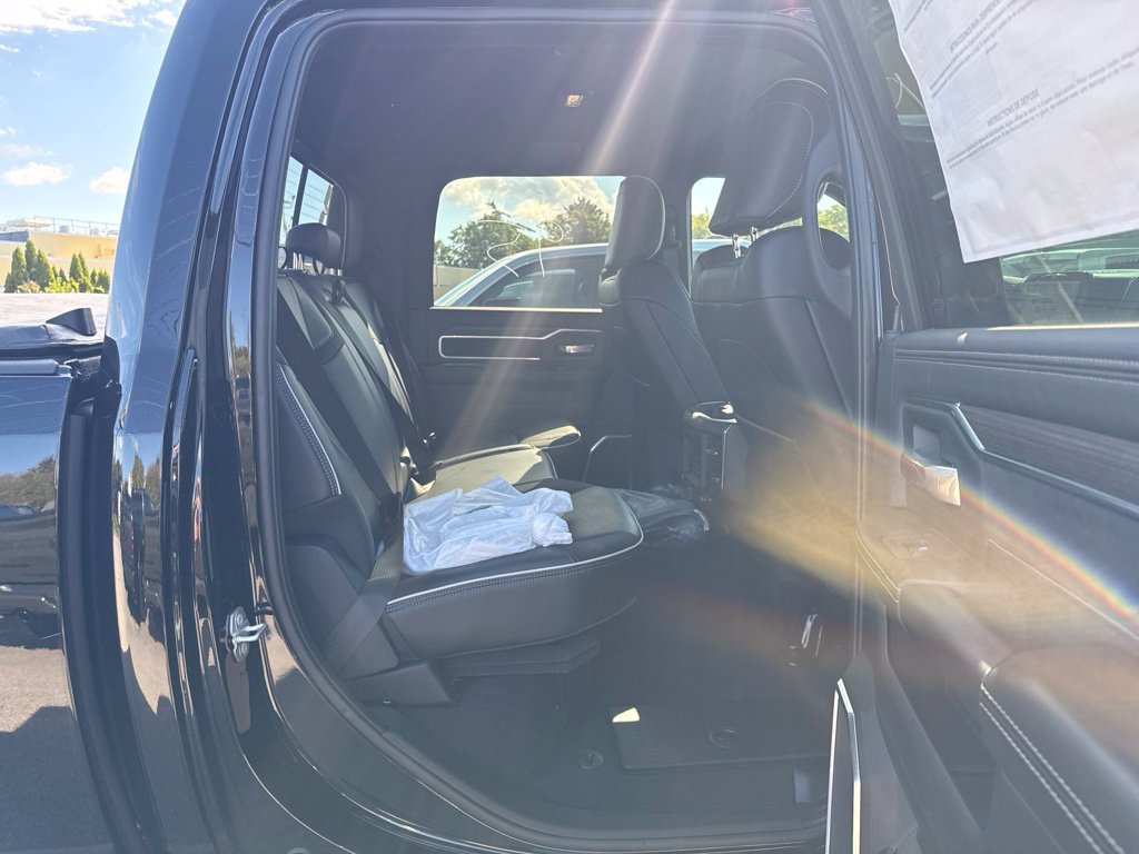 New 2027 RAM 2500 Laramie AWD/4WD image 24