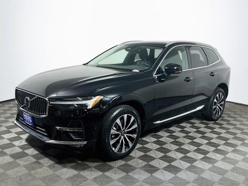 Used 2023 Volvo XC60 B5 Plus AWD/4WD image 3