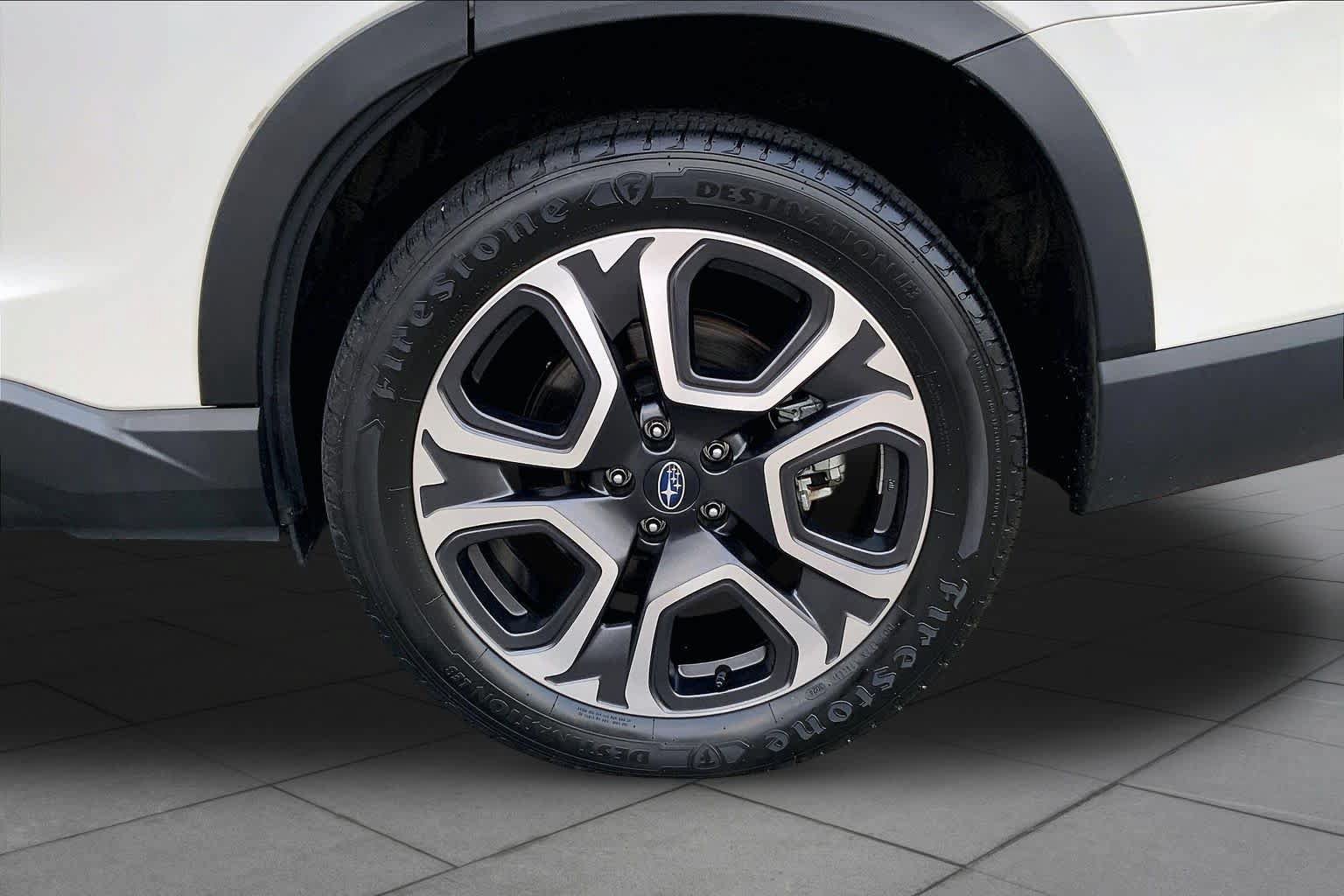 Used 2023 Subaru Ascent Limited AWD/4WD image 10