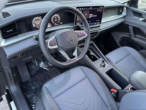 New 2026 Volkswagen Tiguan SE image 11