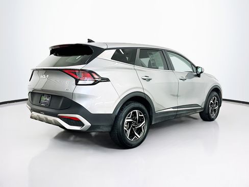 Used 2025 Kia Sportage LX image 9