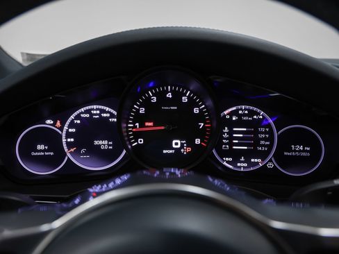 Certified 2023 Porsche Cayenne AWD/4WD image 31